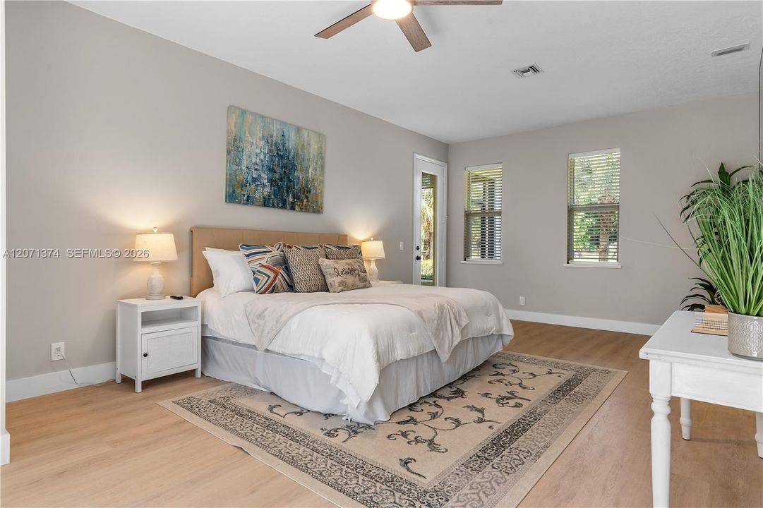 For Sale: $650,000 (3 beds, 3 baths, 1989 Square Feet)