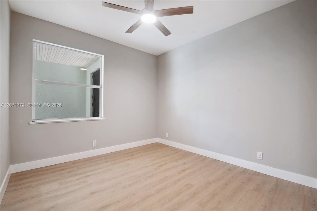 For Sale: $650,000 (3 beds, 3 baths, 1989 Square Feet)