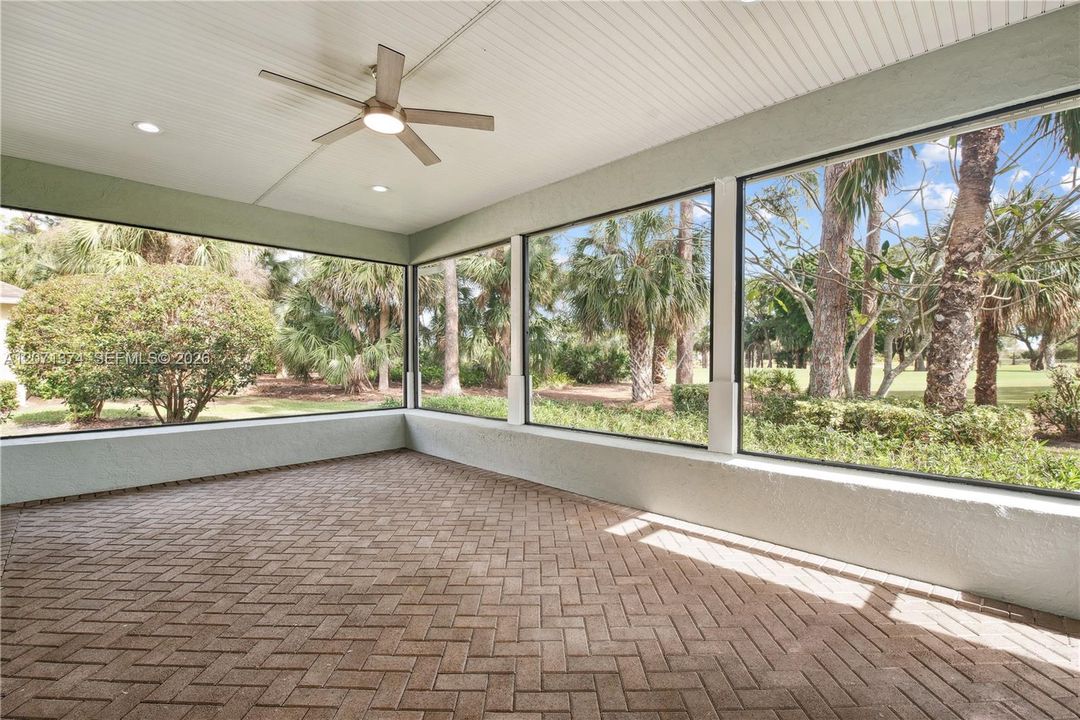 For Sale: $650,000 (3 beds, 3 baths, 1989 Square Feet)