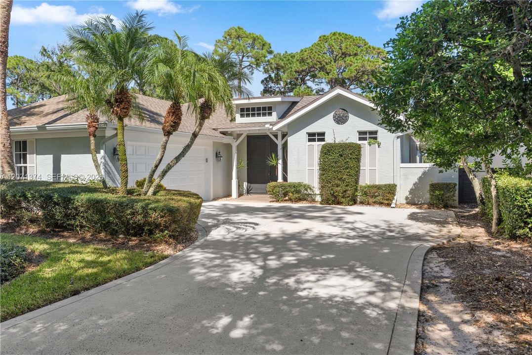 For Sale: $650,000 (3 beds, 3 baths, 1989 Square Feet)