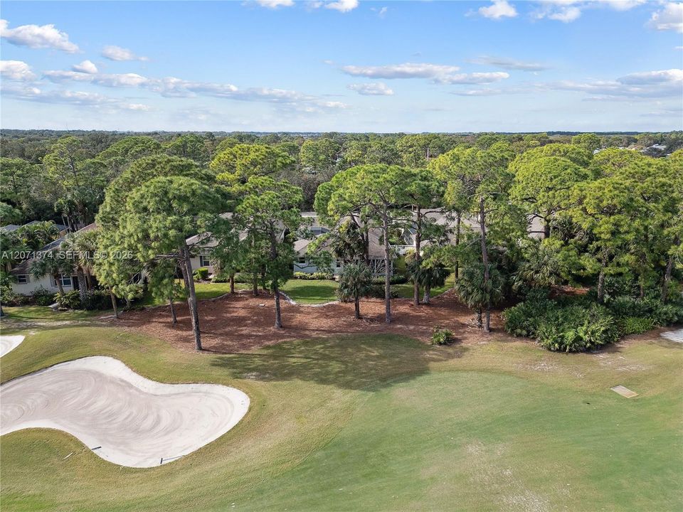 For Sale: $650,000 (3 beds, 3 baths, 1989 Square Feet)