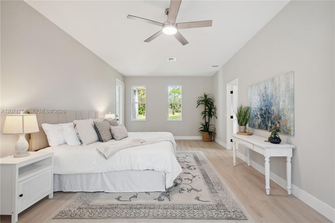 For Sale: $650,000 (3 beds, 3 baths, 1989 Square Feet)