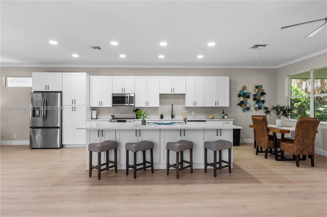 For Sale: $650,000 (3 beds, 3 baths, 1989 Square Feet)