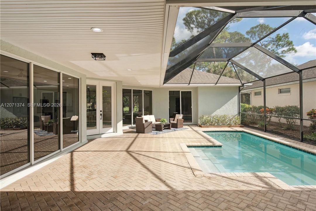 For Sale: $650,000 (3 beds, 3 baths, 1989 Square Feet)