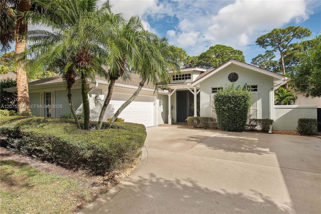 For Sale: $650,000 (3 beds, 3 baths, 1989 Square Feet)