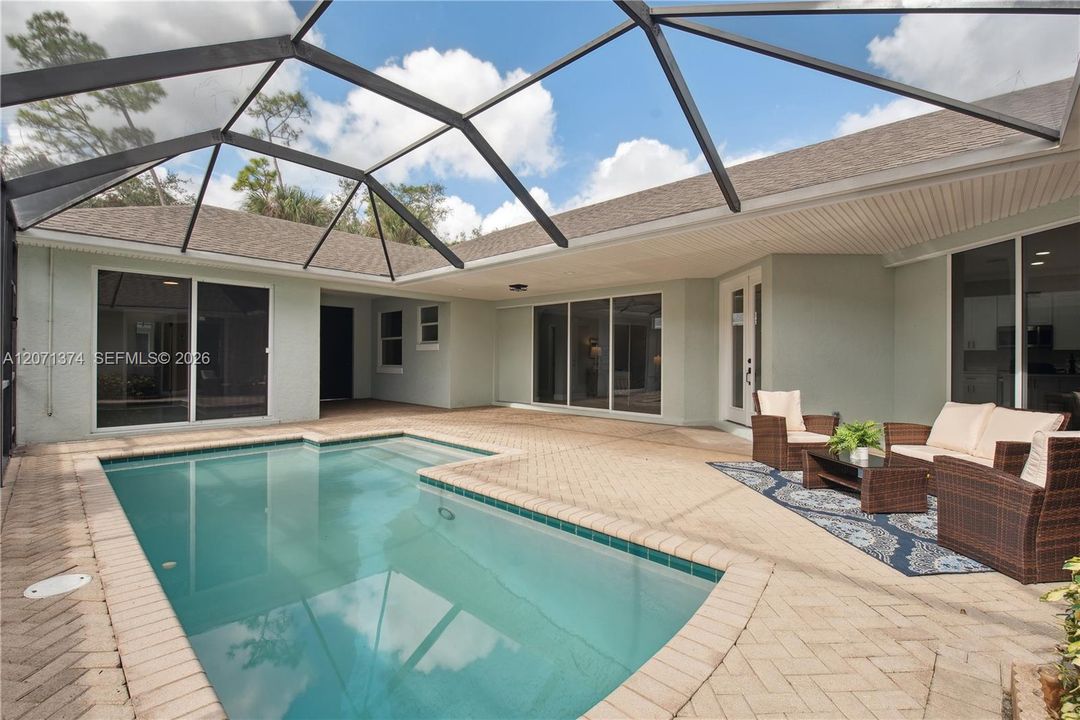 For Sale: $650,000 (3 beds, 3 baths, 1989 Square Feet)