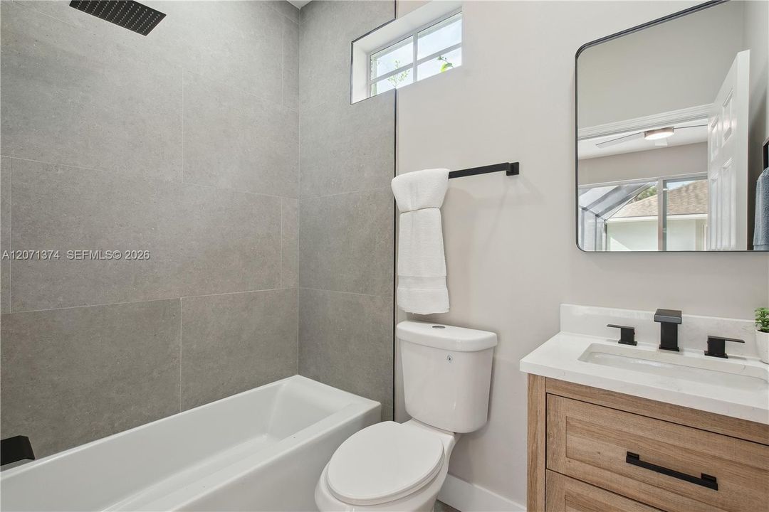 For Sale: $650,000 (3 beds, 3 baths, 1989 Square Feet)