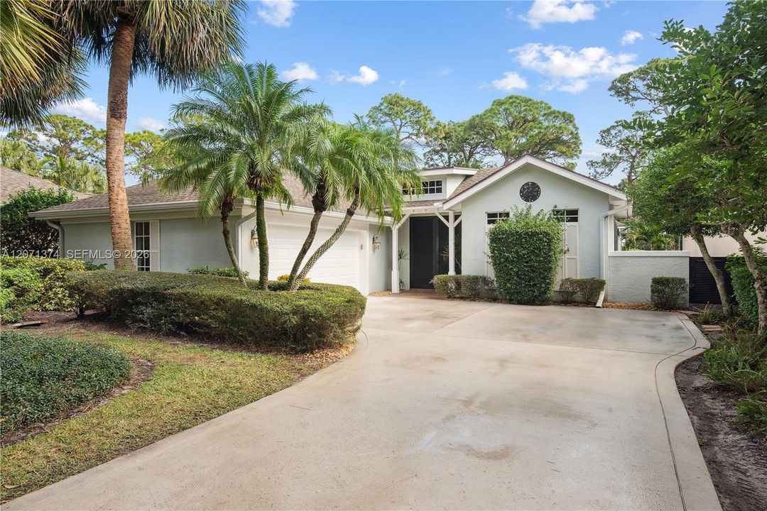For Sale: $650,000 (3 beds, 3 baths, 1989 Square Feet)