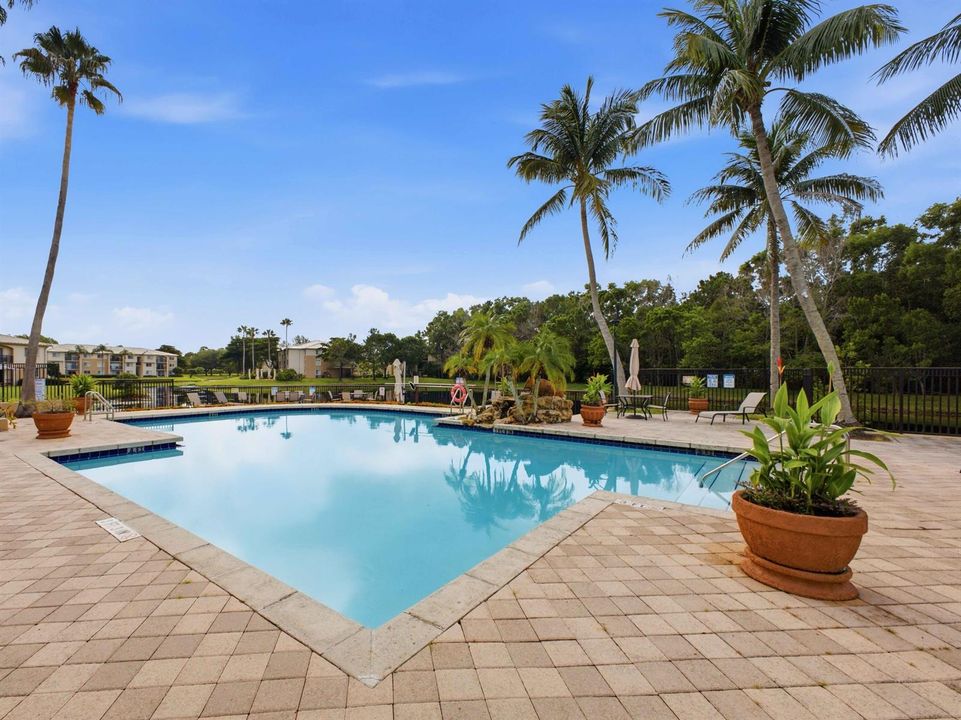 Clubhouse Pool to Lake