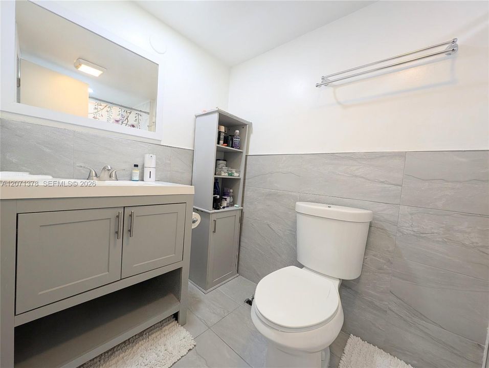 For Rent: $1,450 (1 beds, 1 baths, 928 Square Feet)