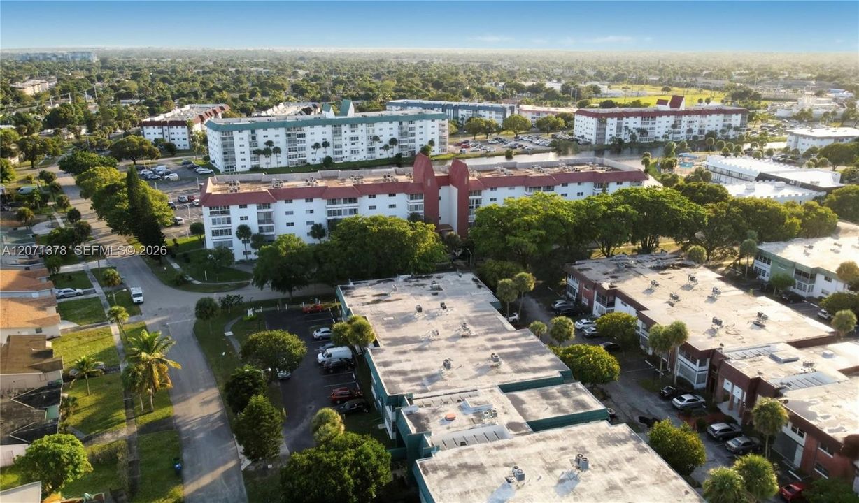 For Rent: $1,450 (1 beds, 1 baths, 928 Square Feet)