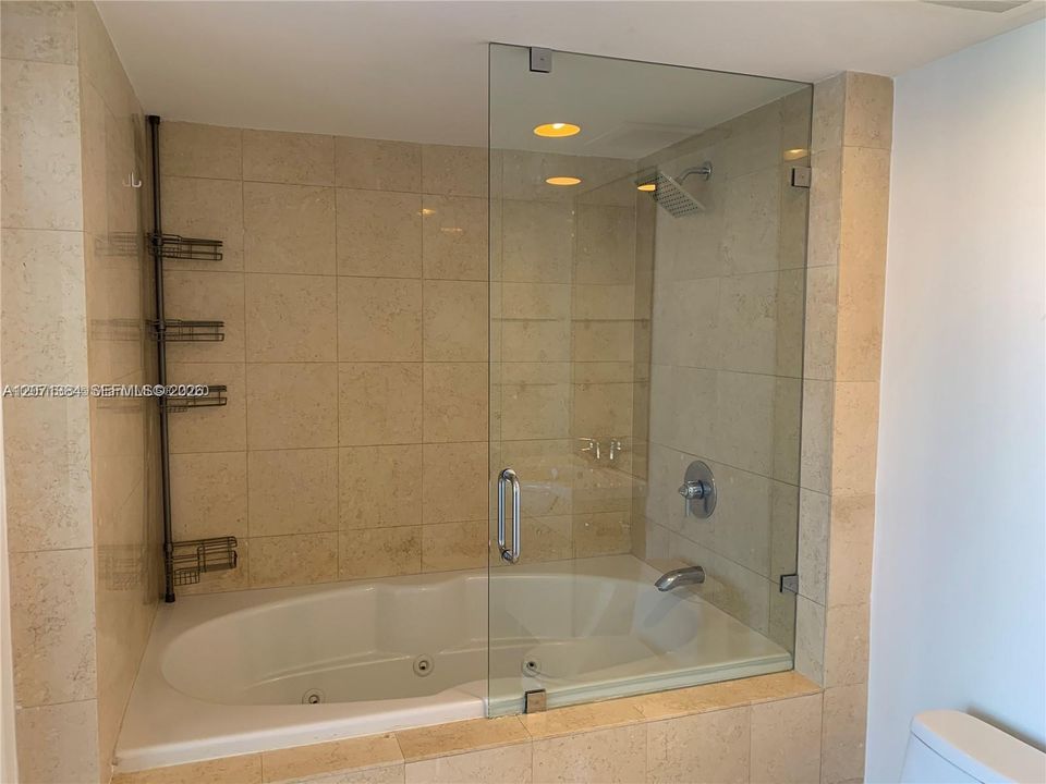 En Venta: $599,000 (1 camas, 1 baños, 871 Pies cuadrados)