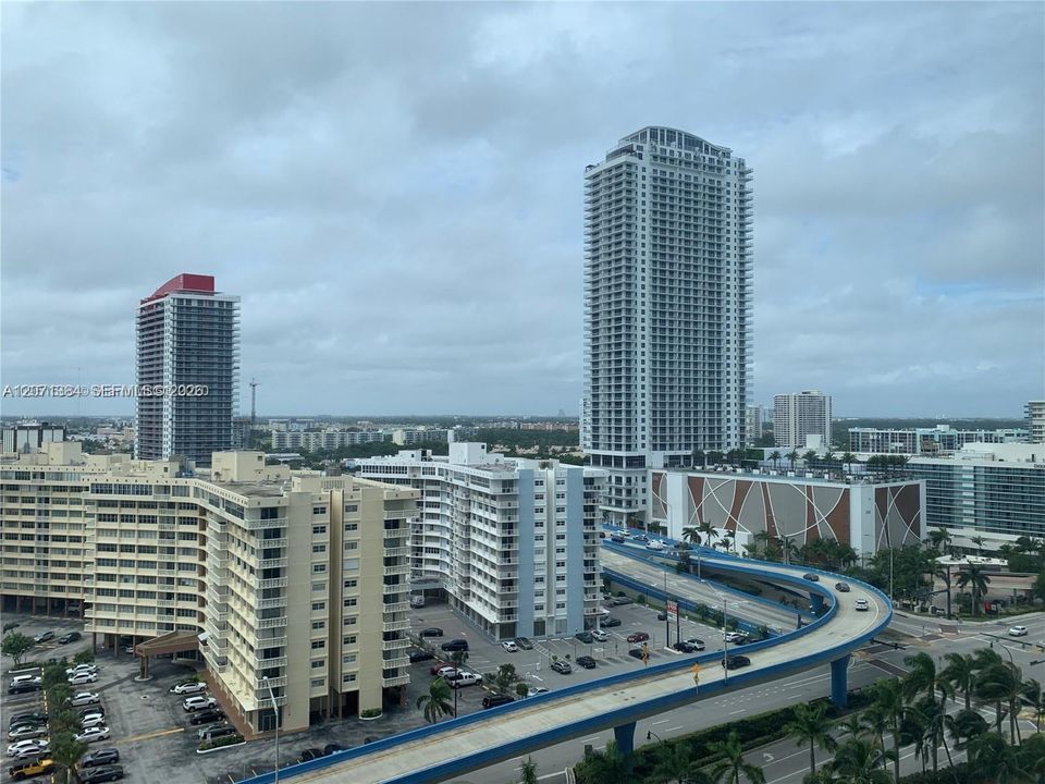 En Venta: $599,000 (1 camas, 1 baños, 871 Pies cuadrados)