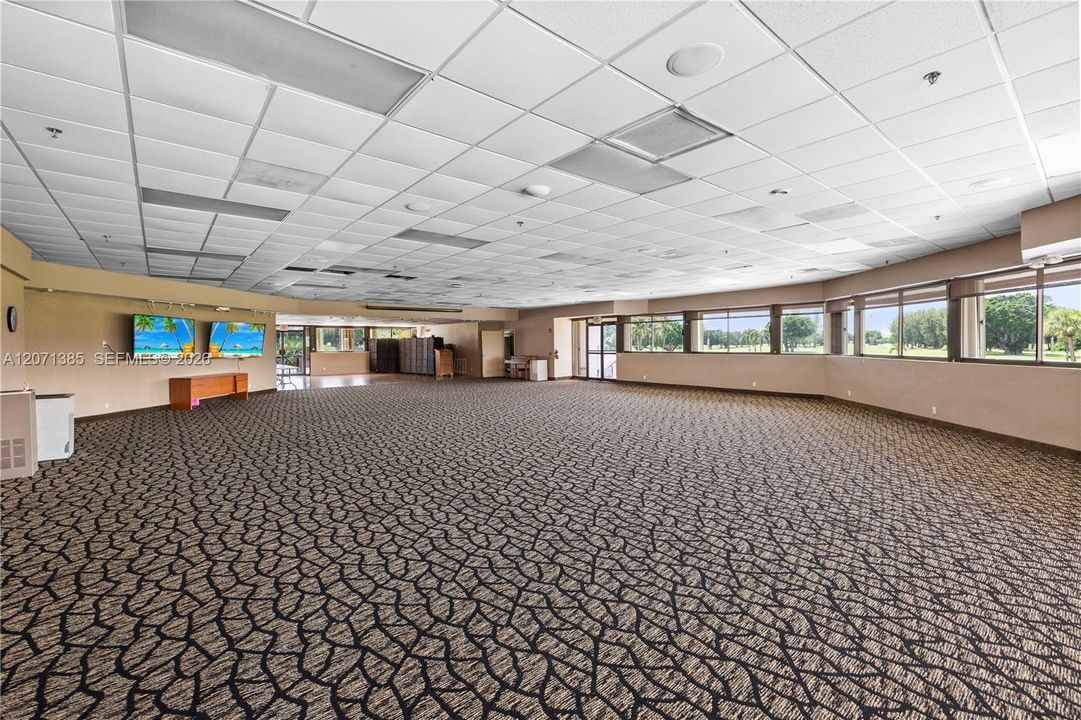 For Sale: $100,000 (1 beds, 1 baths, 900 Square Feet)