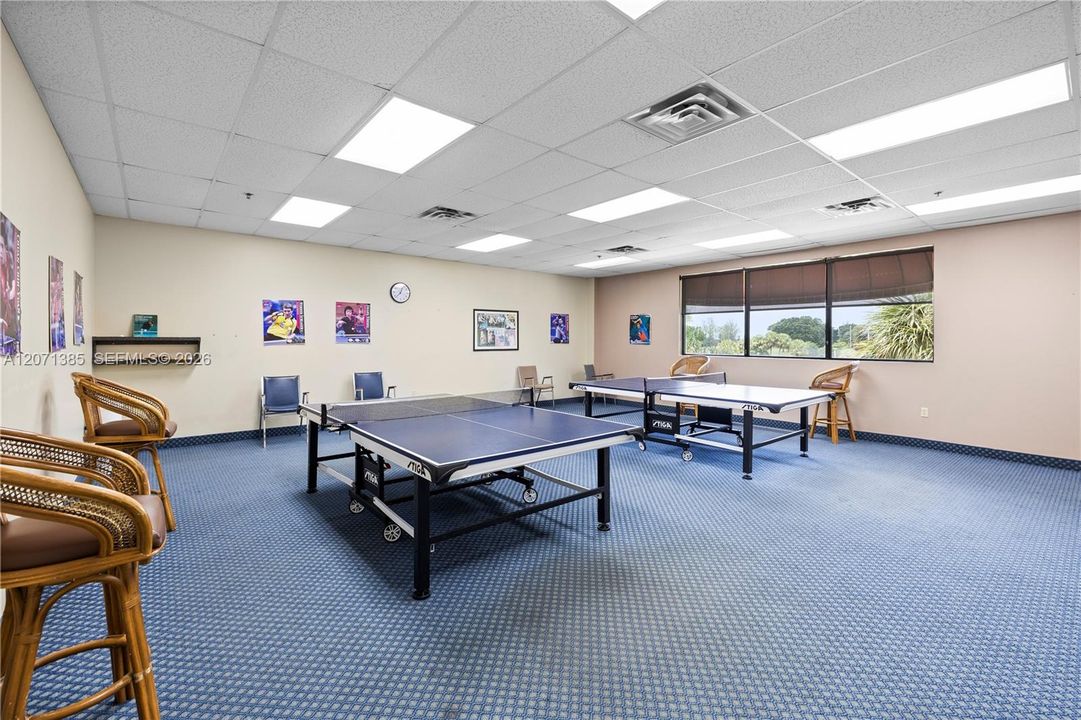 For Sale: $100,000 (1 beds, 1 baths, 900 Square Feet)