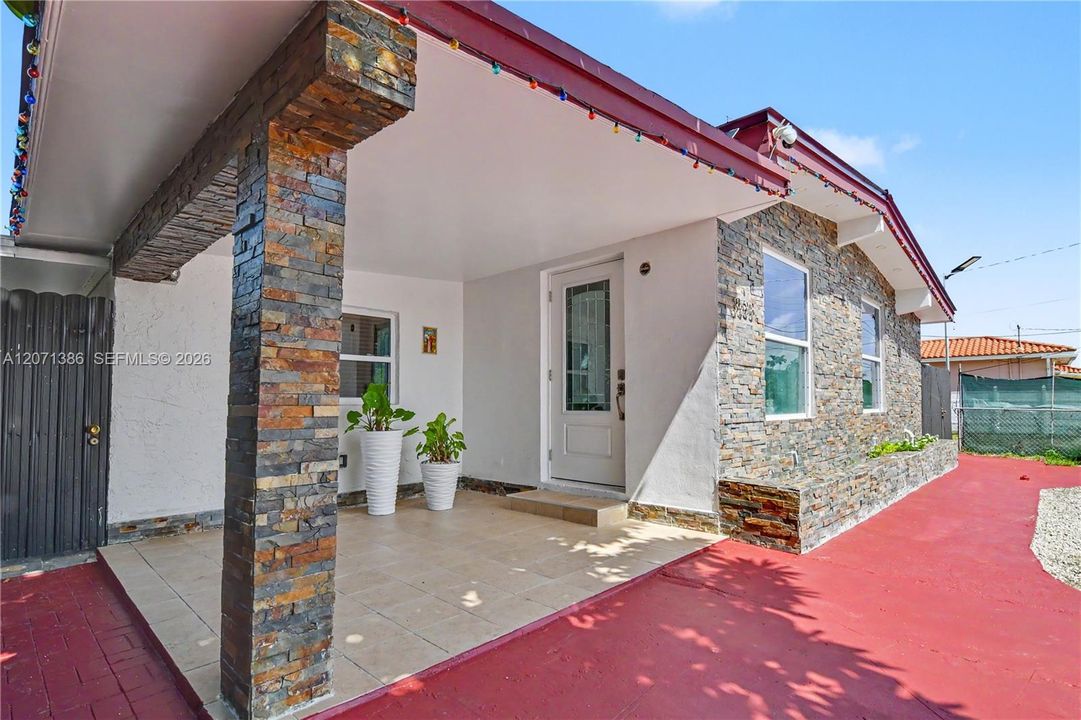 En Venta: $790,000 (5 camas, 3 baños, 1586 Pies cuadrados)