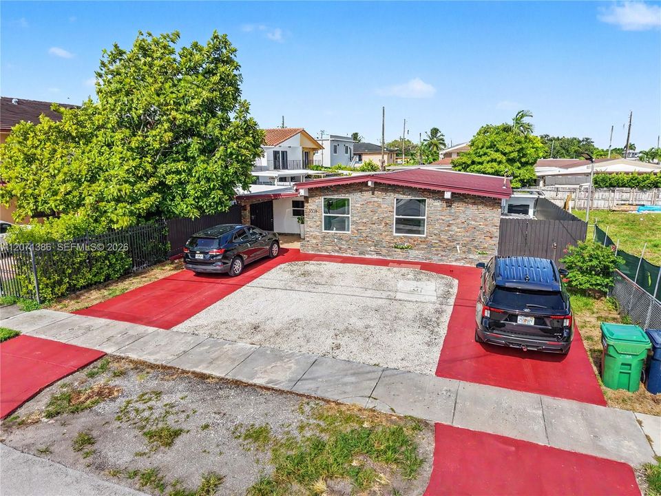 En Venta: $790,000 (5 camas, 3 baños, 1586 Pies cuadrados)