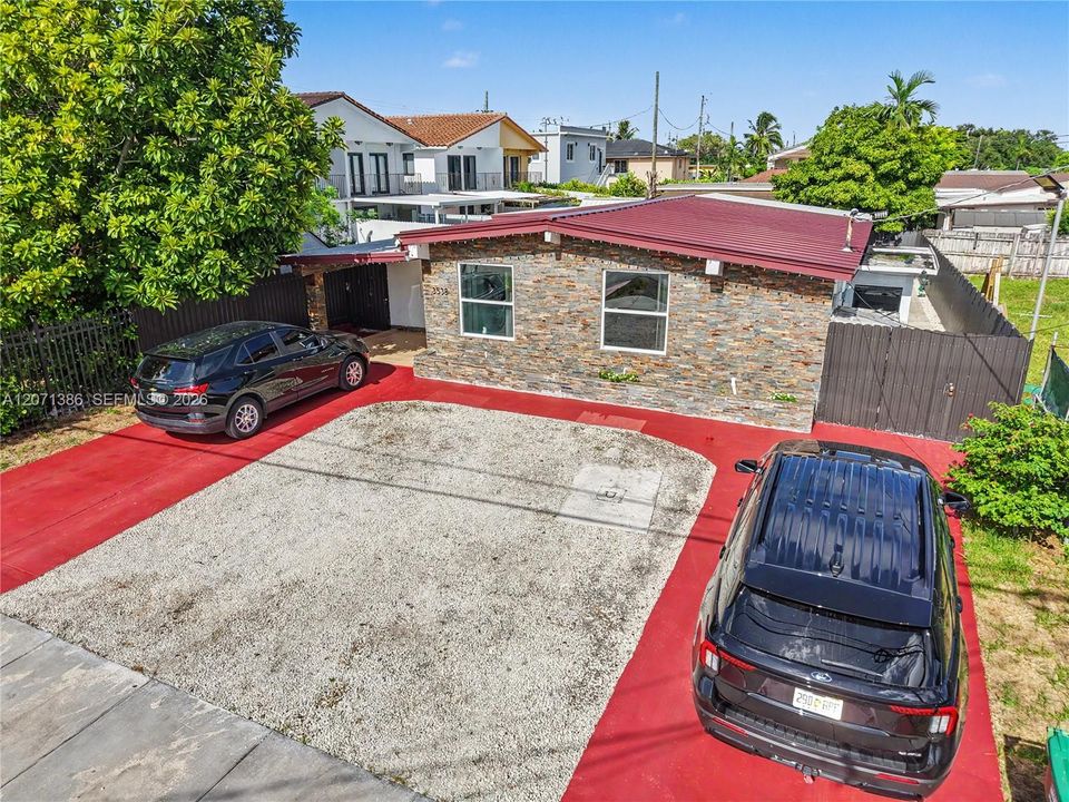 En Venta: $790,000 (5 camas, 3 baños, 1586 Pies cuadrados)