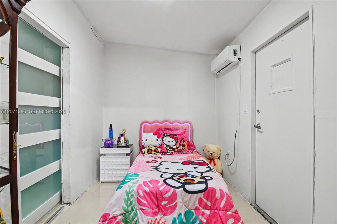 En Venta: $790,000 (5 camas, 3 baños, 1586 Pies cuadrados)