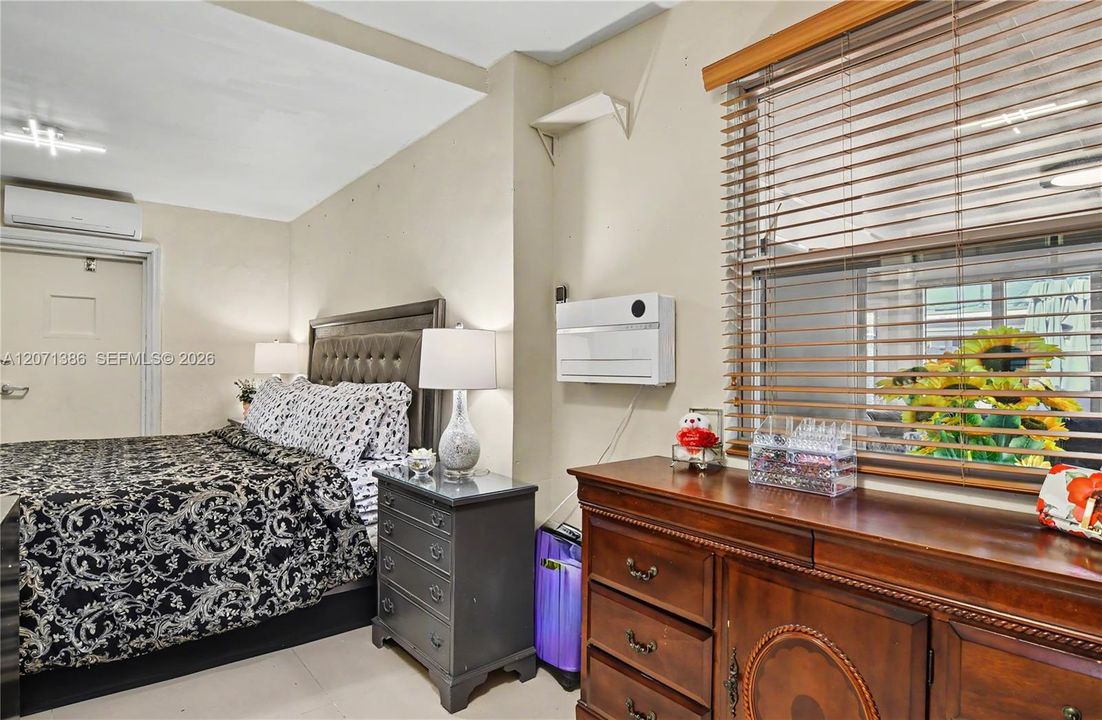 En Venta: $790,000 (5 camas, 3 baños, 1586 Pies cuadrados)