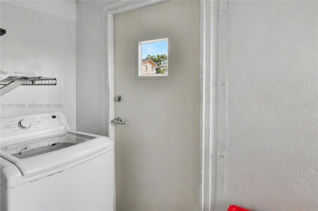 En Venta: $790,000 (5 camas, 3 baños, 1586 Pies cuadrados)