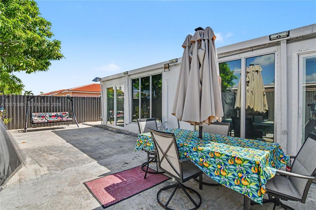 En Venta: $790,000 (5 camas, 3 baños, 1586 Pies cuadrados)