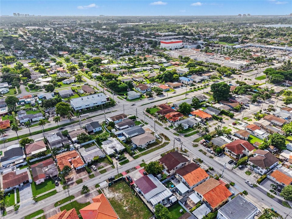 En Venta: $790,000 (5 camas, 3 baños, 1586 Pies cuadrados)