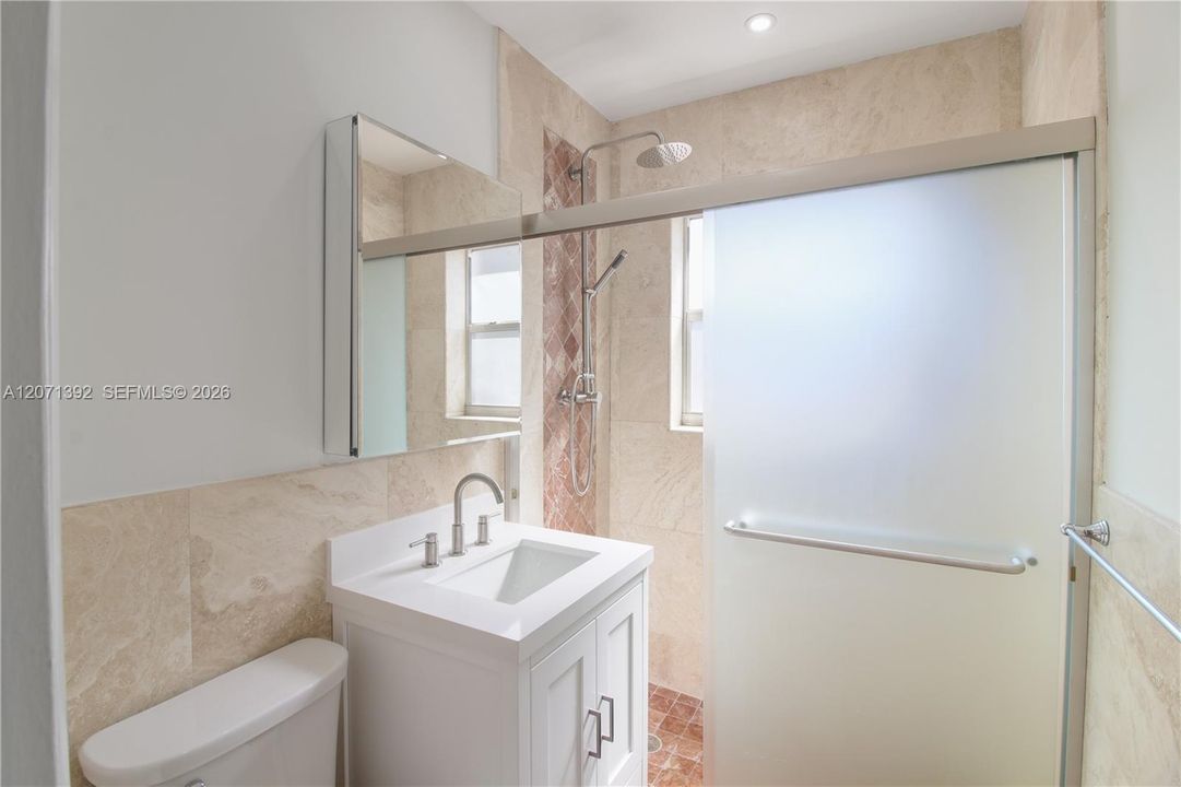 For Rent: $2,650 (2 beds, 1 baths, 750 Square Feet)