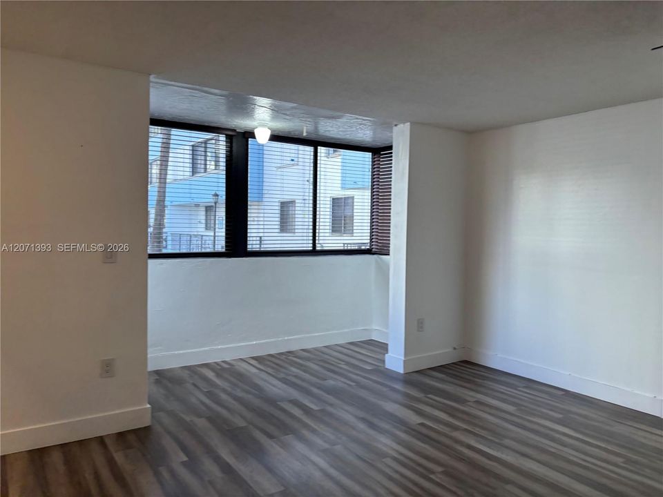 В аренду: $1,600 (0 спален, 1 ванн, 418 Квадратных фут)