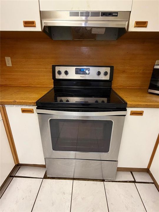 For Rent: $2,500 (2 beds, 2 baths, 1040 Square Feet)