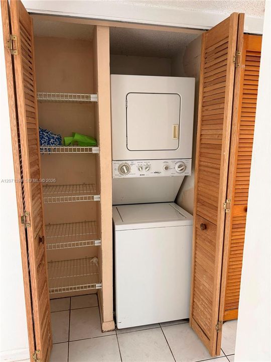For Rent: $2,500 (2 beds, 2 baths, 1040 Square Feet)