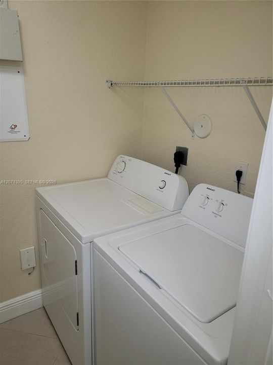 For Rent: $2,700 (3 beds, 2 baths, 1160 Square Feet)