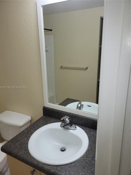 For Rent: $2,700 (3 beds, 2 baths, 1160 Square Feet)