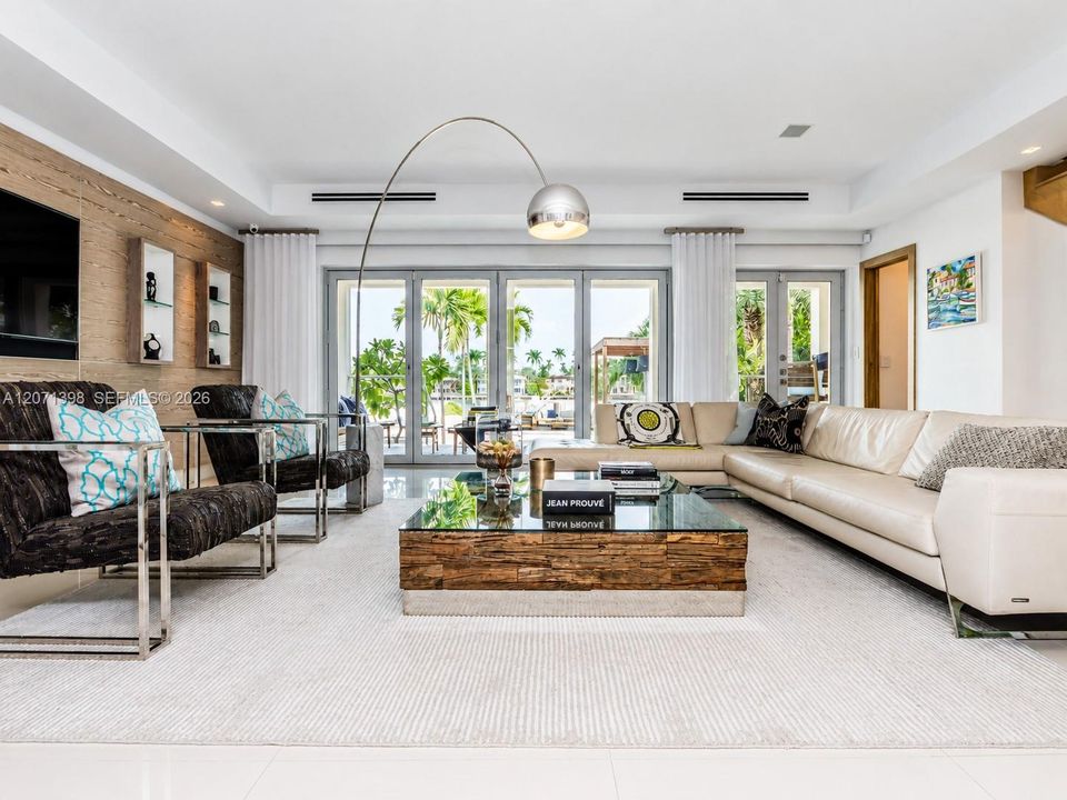 For Sale: $13,800,000 (4 beds, 4 baths, 3138 Square Feet)