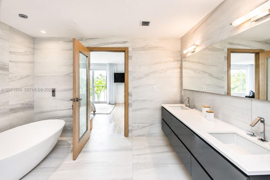 For Sale: $13,800,000 (4 beds, 4 baths, 3138 Square Feet)