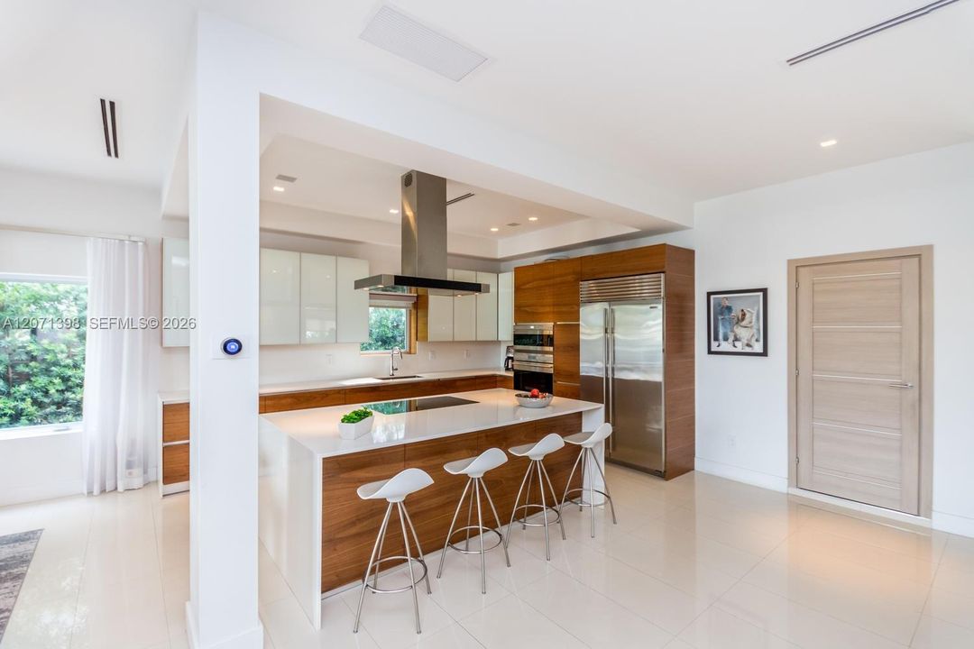 For Sale: $13,800,000 (4 beds, 4 baths, 3138 Square Feet)