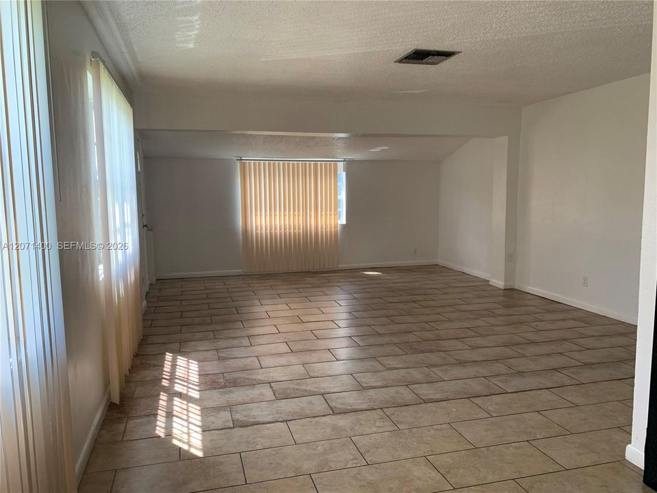 For Rent: $3,000 (3 beds, 2 baths, 1508 Square Feet)