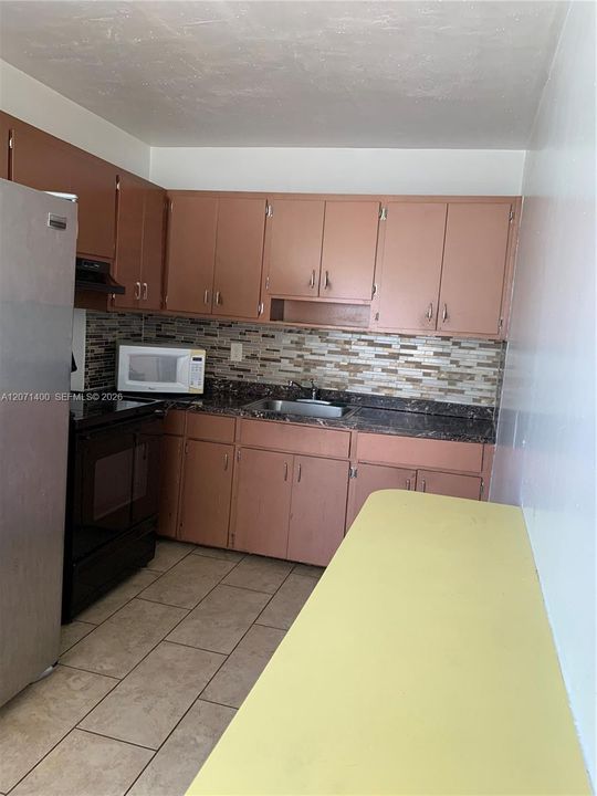 For Rent: $3,000 (3 beds, 2 baths, 1508 Square Feet)