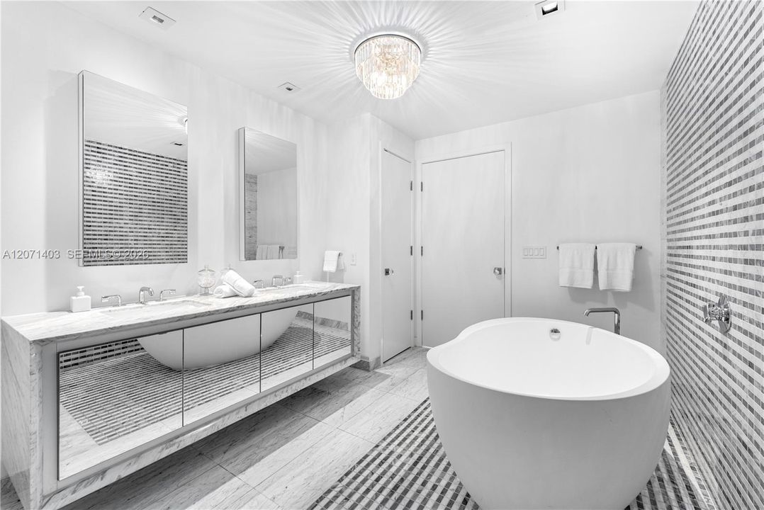 For Rent: $22,500 (4 beds, 4 baths, 2743 Square Feet)