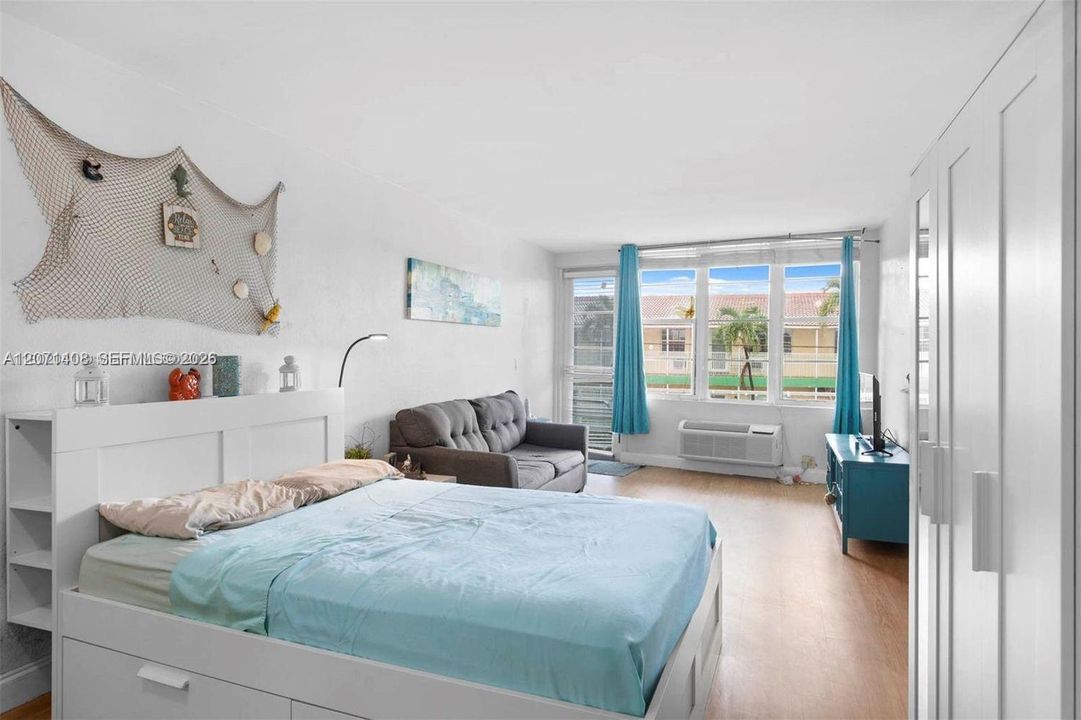For Rent: $1,500 (0 beds, 1 baths, 468 Square Feet)