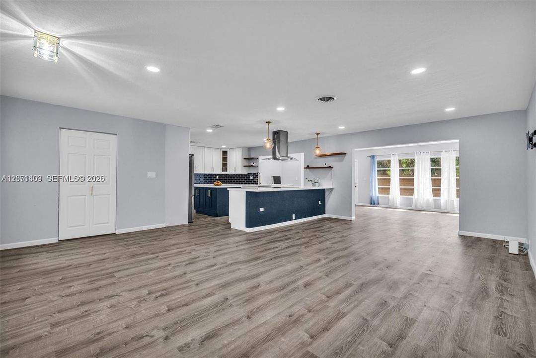 For Rent: $4,400 (4 beds, 3 baths, 2200 Square Feet)