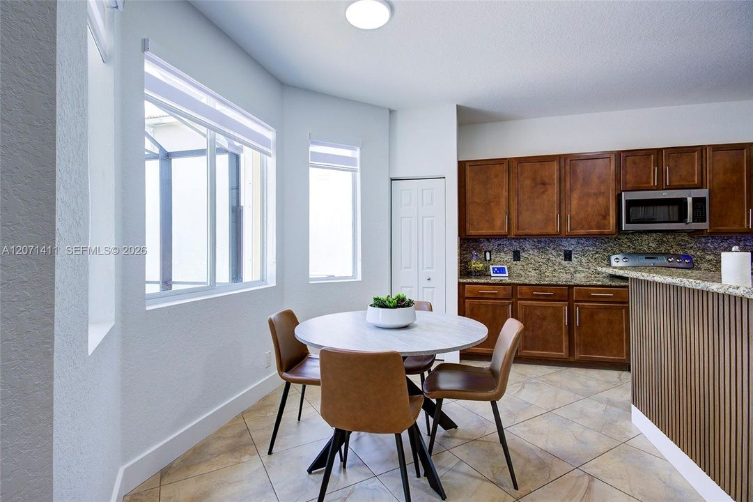 For Sale: $1,010,000 (4 beds, 2 baths, 2501 Square Feet)