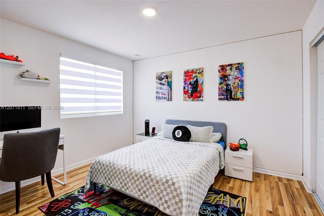 For Sale: $1,010,000 (4 beds, 2 baths, 2501 Square Feet)
