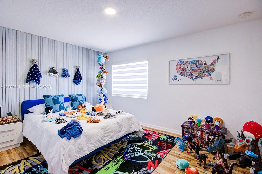 For Sale: $1,010,000 (4 beds, 2 baths, 2501 Square Feet)