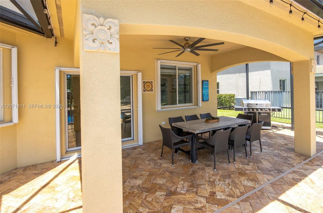 For Sale: $1,010,000 (4 beds, 2 baths, 2501 Square Feet)
