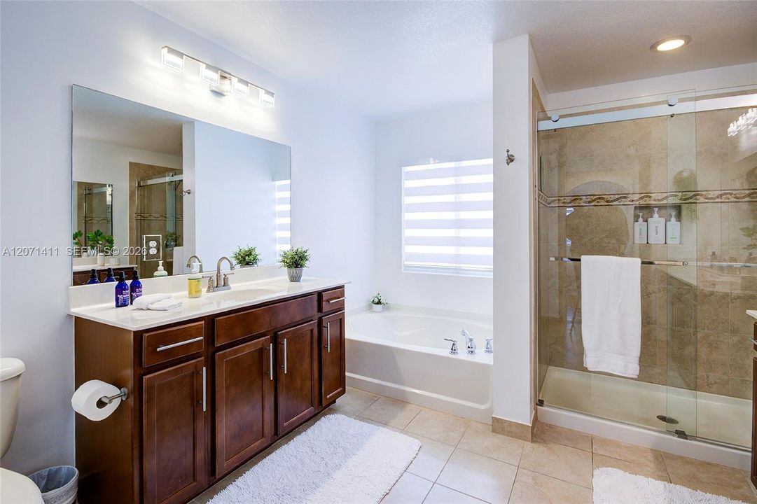 For Sale: $1,010,000 (4 beds, 2 baths, 2501 Square Feet)