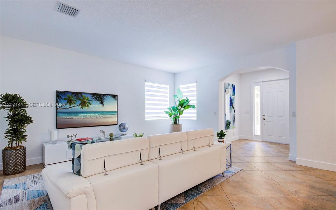 For Sale: $1,010,000 (4 beds, 2 baths, 2501 Square Feet)