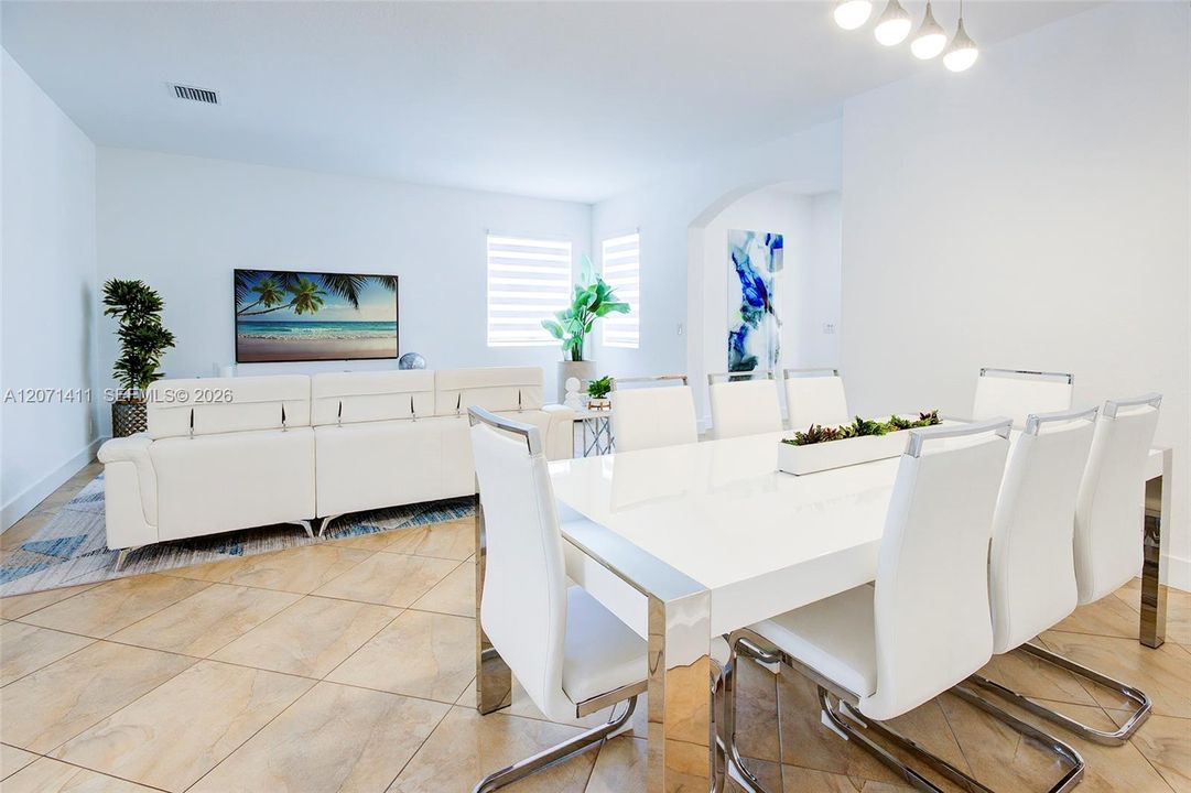 For Sale: $1,010,000 (4 beds, 2 baths, 2501 Square Feet)