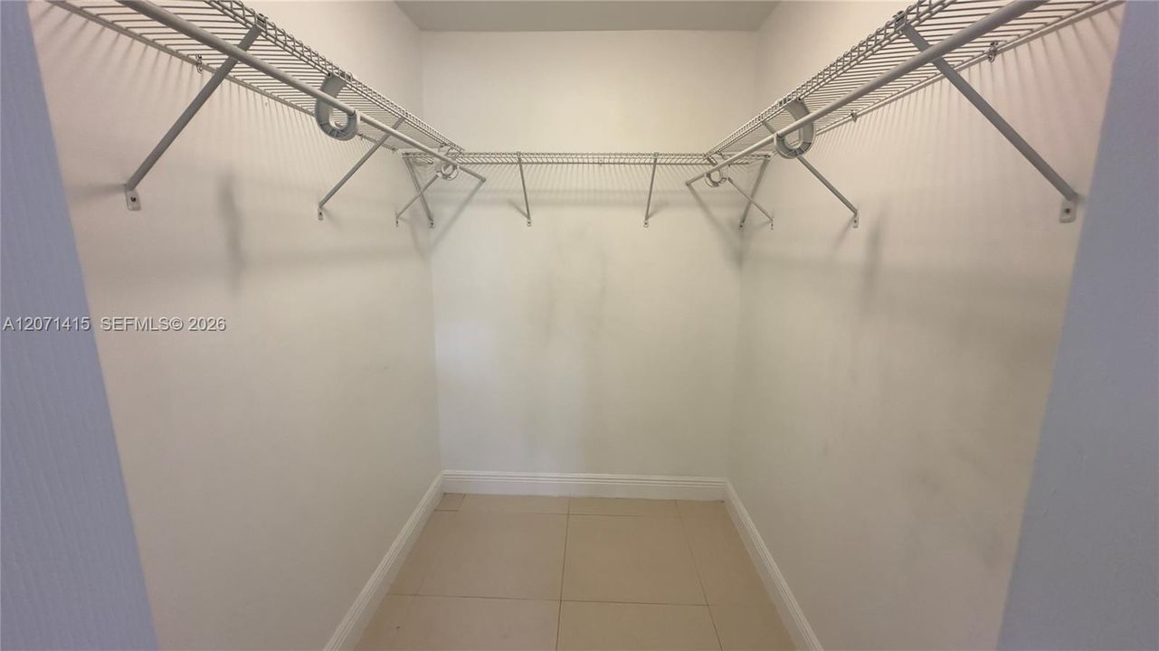 For Rent: $2,750 (2 beds, 2 baths, 1006 Square Feet)