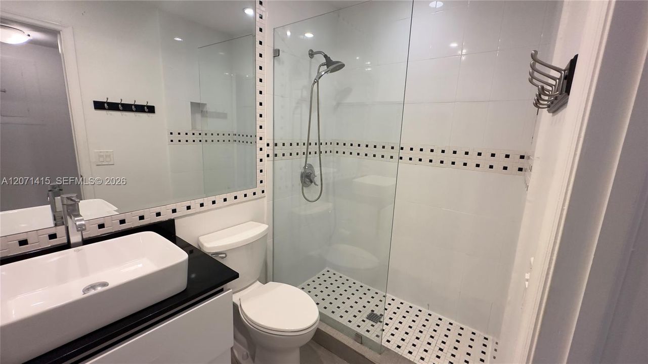 For Rent: $2,750 (2 beds, 2 baths, 1006 Square Feet)